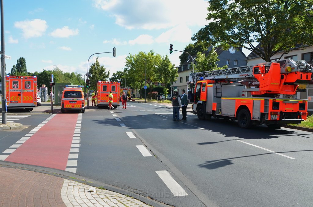 Unfall zwischen zwei KVB Bahnen Koeln Hoehenhaus Im Weidenbruch P009.JPG